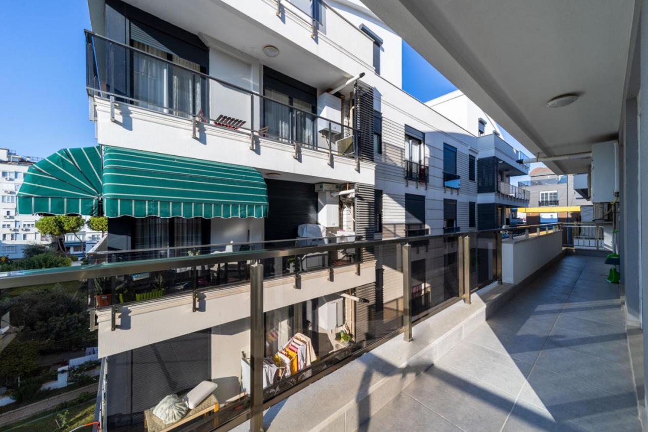 Central Flat With Balcony Near Sea In Muratpasa Lägenhet Antalya Exteriör bild
